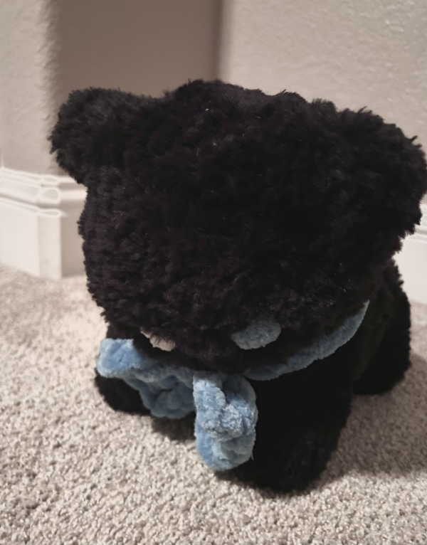 Black crochet cat w/ bowtie